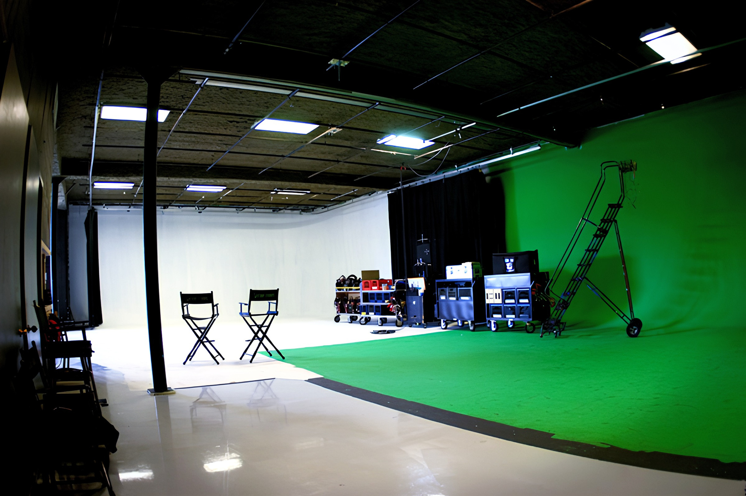 Victory Studios logo